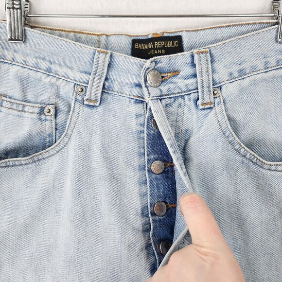 Banana Republic Jeans Men 31x32 Blue Light Wash Relaxed Button Fly Made in Italy - Picture 3 of 16